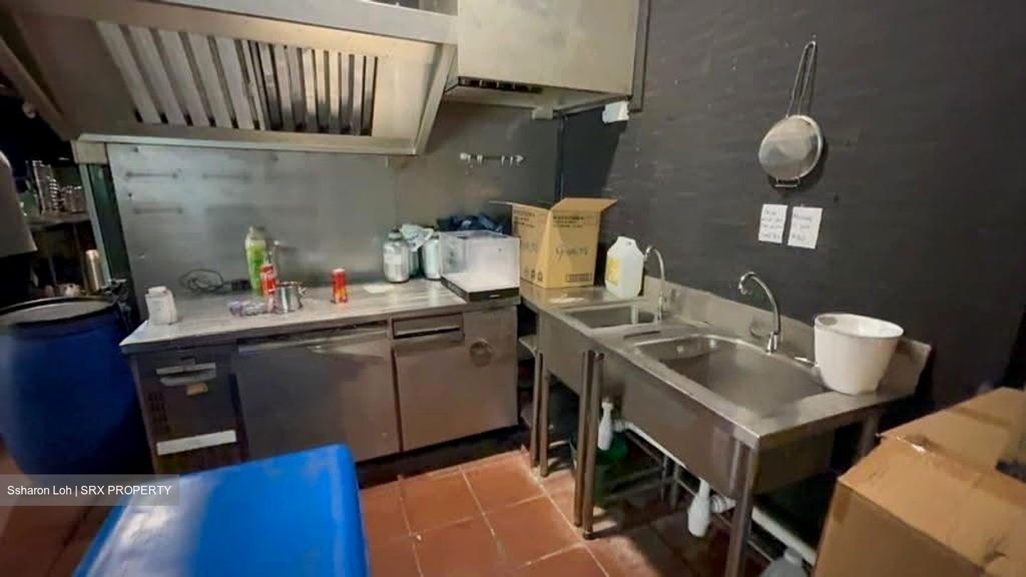 Jalan Sultan (D7), Retail #633727041